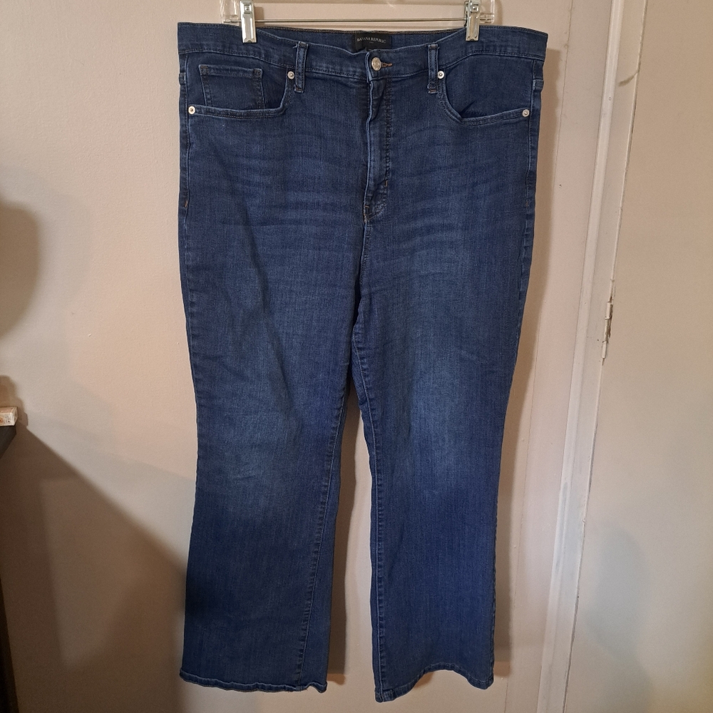 Banana Republic Bootcut Jeans - Picture 2 of 6